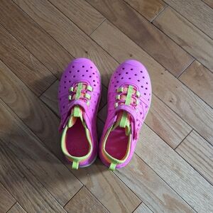 Stride Rite Kids Pink and Green Water Shoe Sneakera